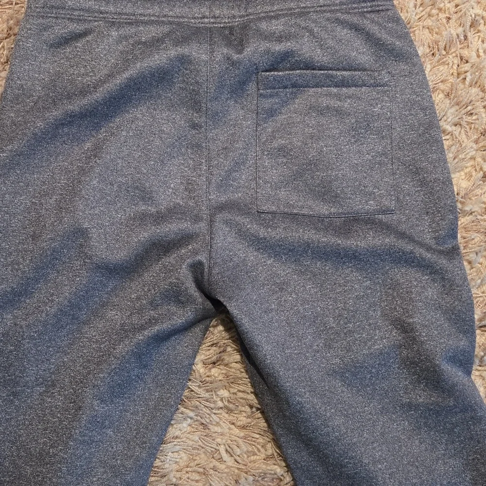 Gray - Picture 4 of 4